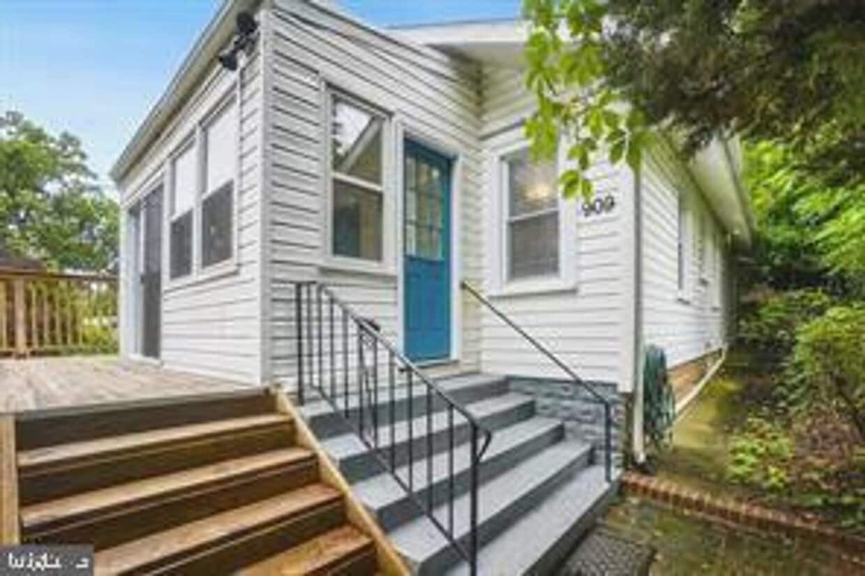 Photo - 909 Maplewood Ave.