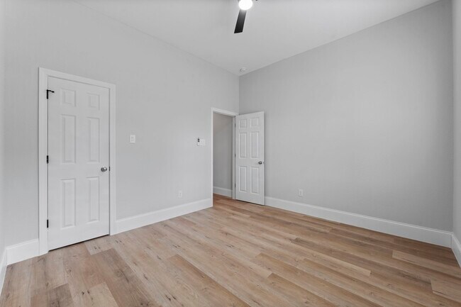 Building Photo - 478 Stephen F Austin Dr