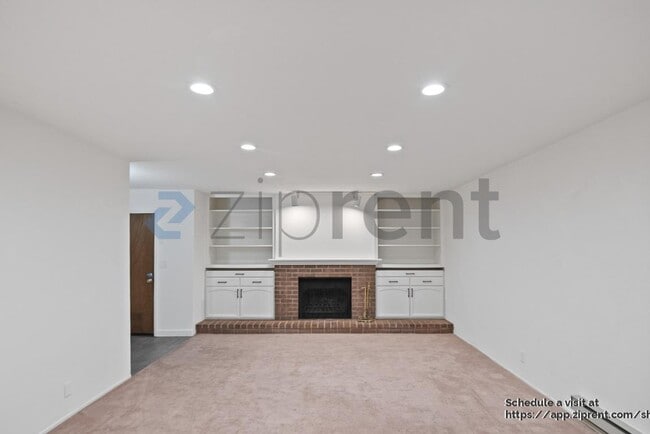 Photo - 2000 Rock St