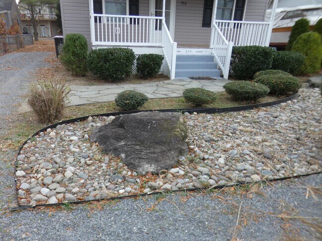 Photo - 930 Bryant Ave