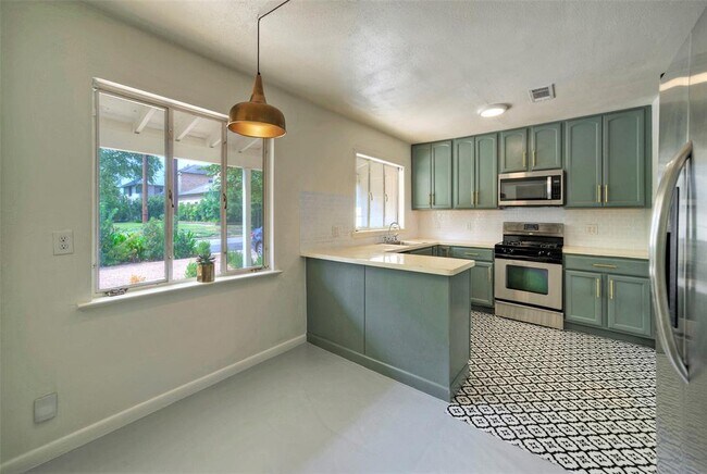 Photo - 1803 Pearl St