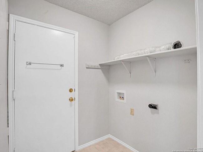 Photo - 4714 Bohill St