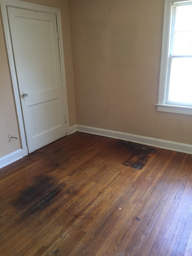 Building Photo - 1957 Madison Ave Unit 3