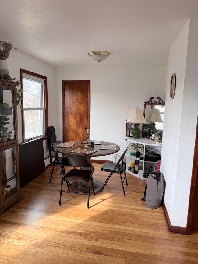 Meal nook - 2113 N Sherman Ave Unit North Sherman