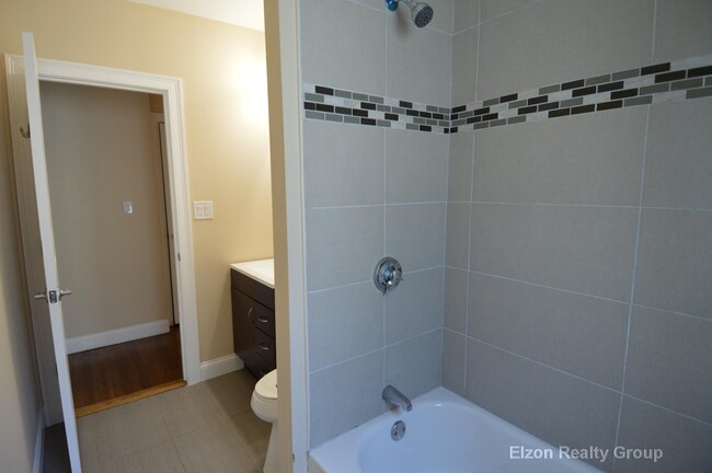 Photo - 260 Foster St Townhome