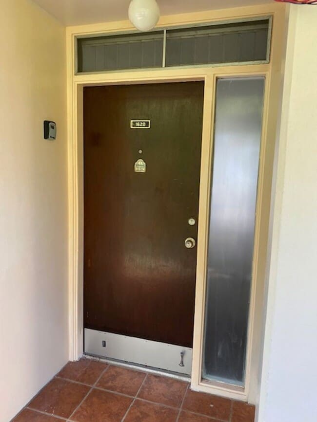 Photo - Makaha Valley Towers Unit 1620