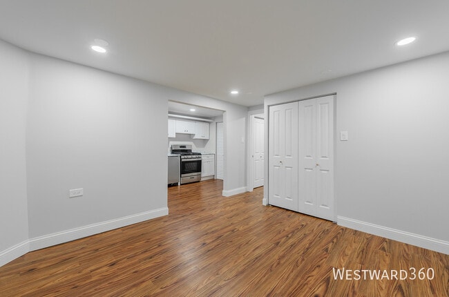 Photo - 666 E 50th Pl Unit G