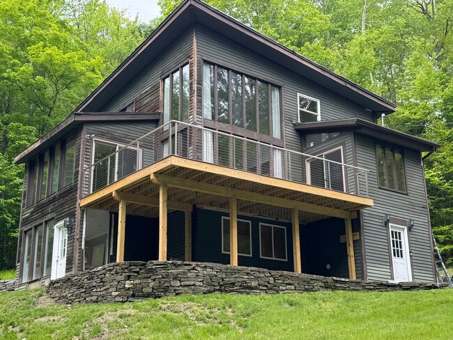 4-Bedroom 3-Bath House in Quechee - 4-Bedroom 3-Bath House in Quechee
