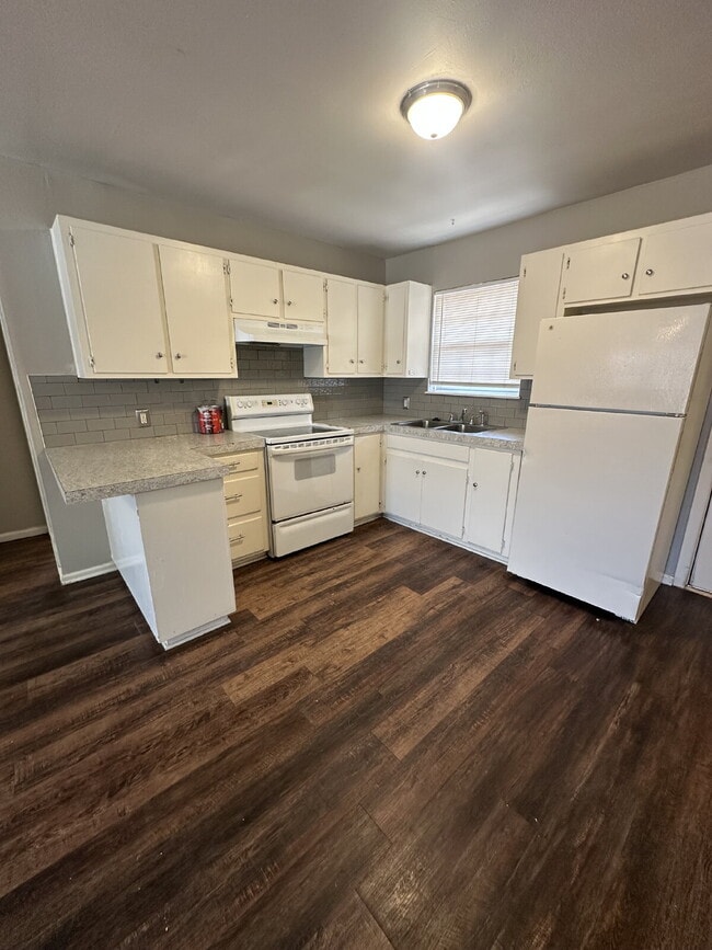 Photo - Spacious Duplex with Off-Street Parking