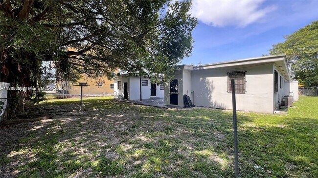 Photo - 3701 NW 24th Ave Unit 4