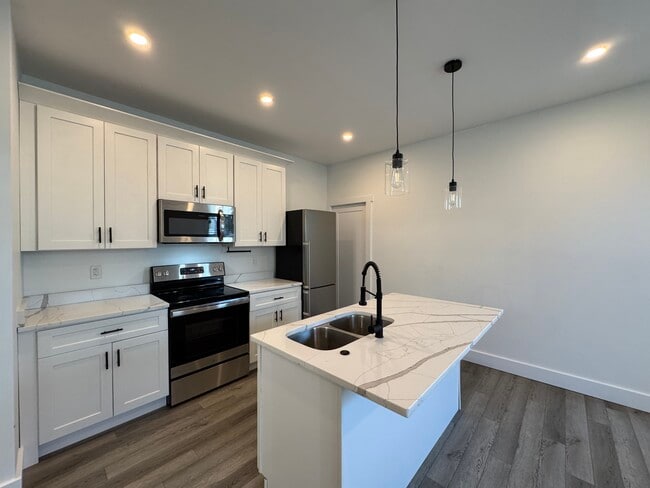 Photo - 1406 Fletcher Ave Unidad Fountain Square Carriage House Apartment