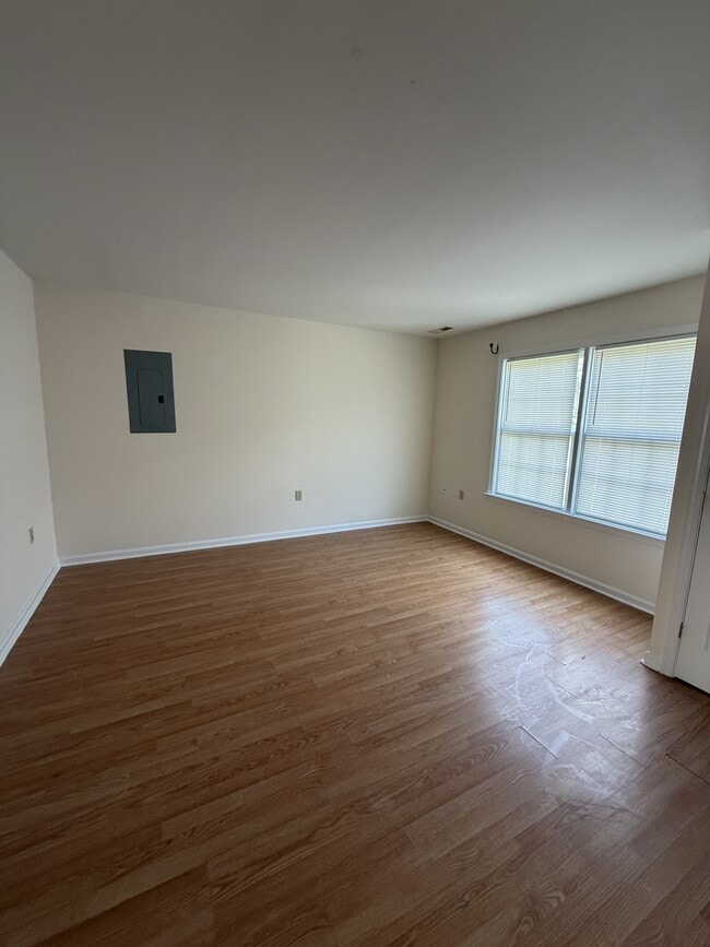 808 Hammond St