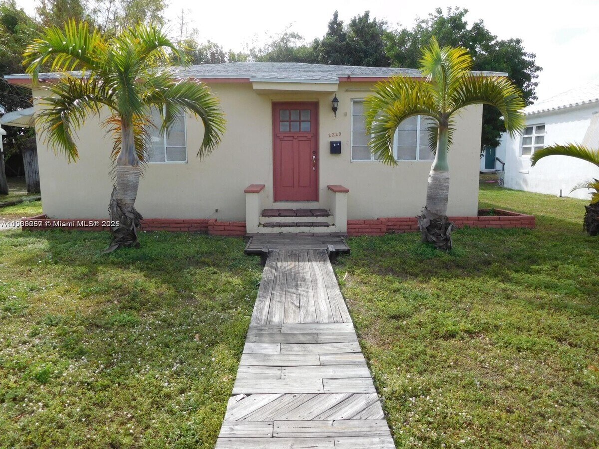Photo - 2220 Grant St