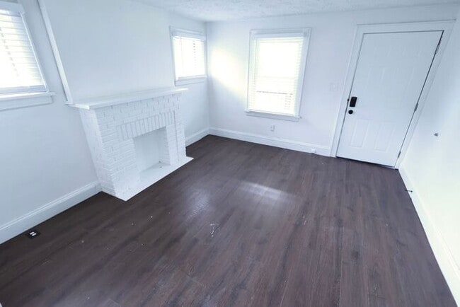 Photo - 1313 Coventry St