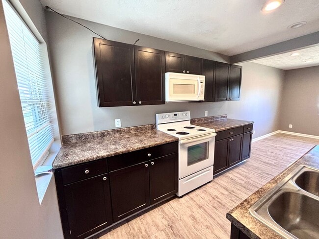 Photo - 3222 S 40th St