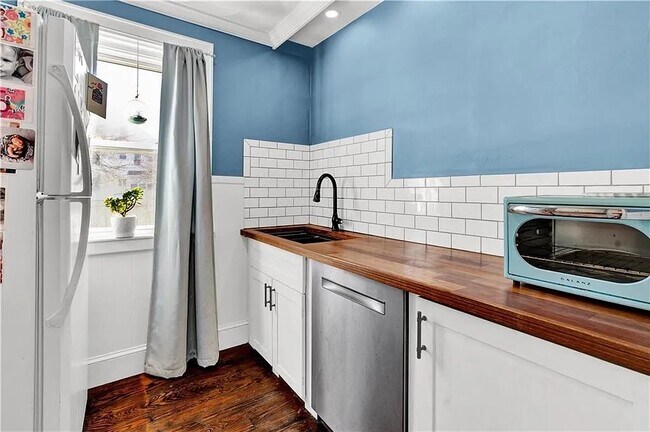 Photo - 145 Market St Apartments Unit 1