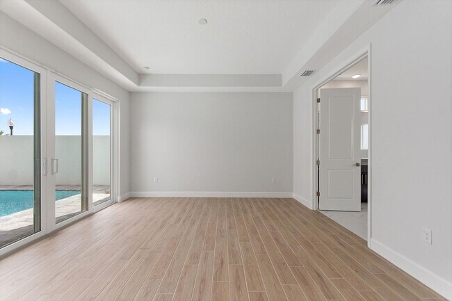 Photo - 107 Hampton Loop