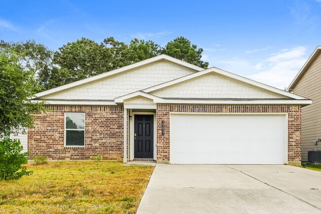 Building Photo - 15653 Del Norte Dr