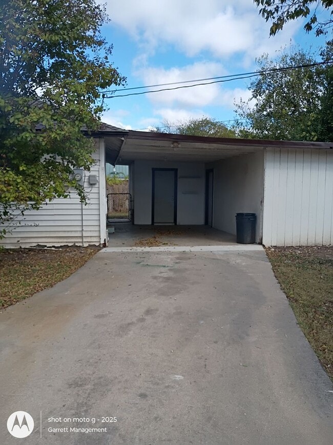 Photo - 2/1.5 Home in Lampasas