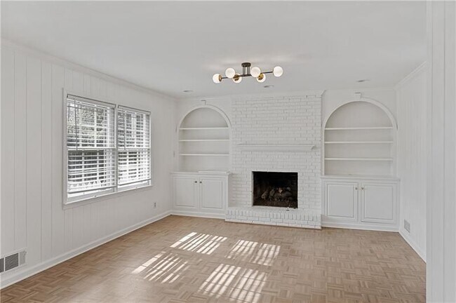 Photo - 1000 Carter Dr NE