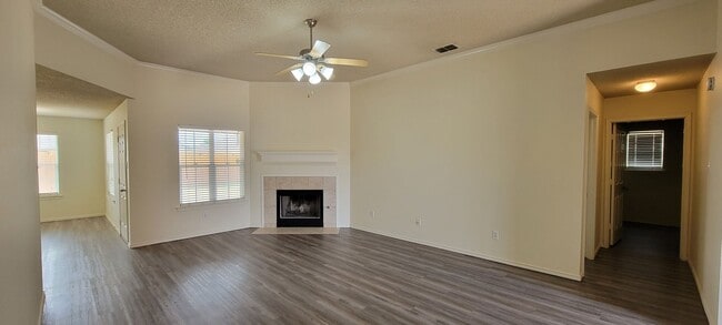 Photo - Spacious 4/2/2 in Frenship