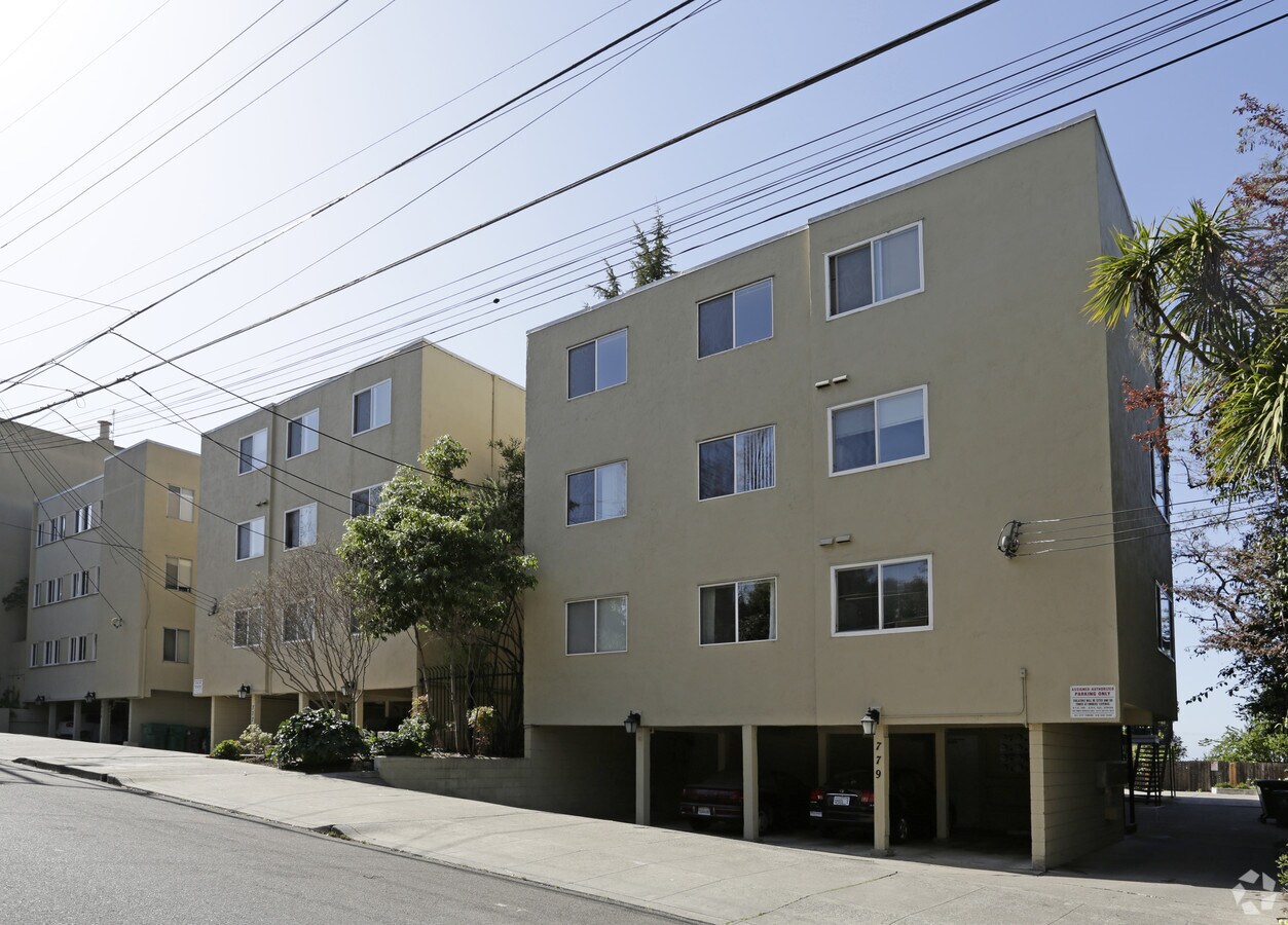 Photo - 775-779 Kingston Ave