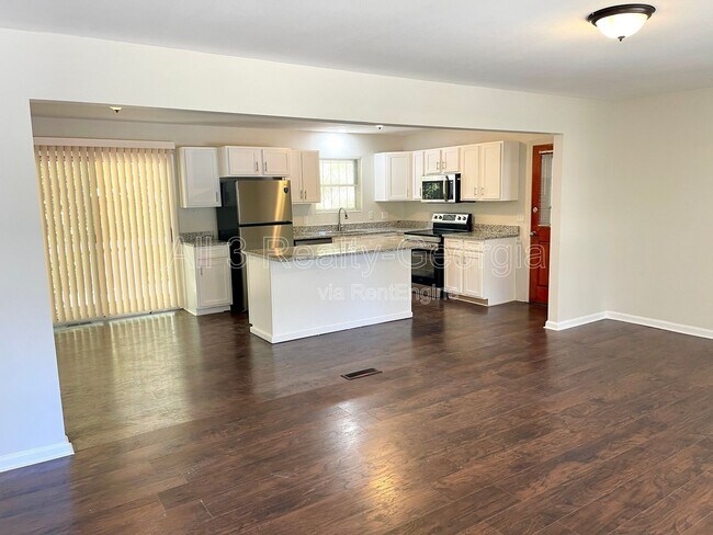 Photo - 5435 Winstead Ct SW