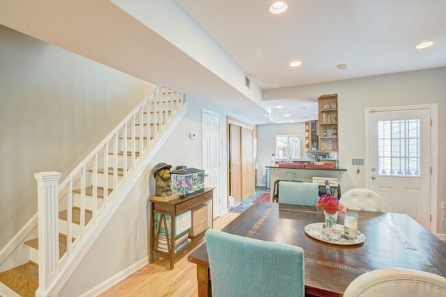 Building Photo - 1730 10th St NW Rental