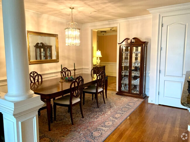 Building Photo - 2300 Peachford Rd Unit Suite 1301 Rental