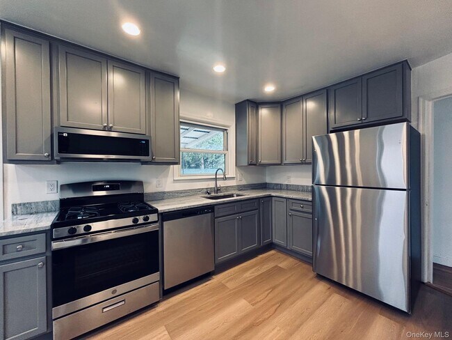 Photo - 14 Chamberlain Ave