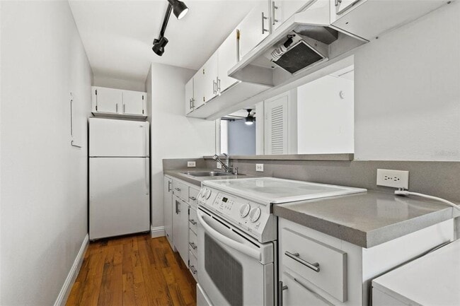 Photo - 1301 S Howard Ave Unit A18