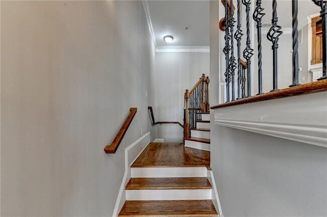 Photo - 813 Clifton Heights Ln NE