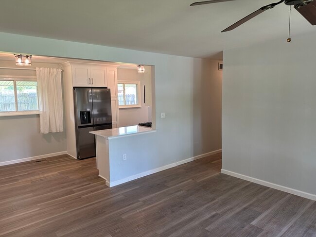 Photo - 201 Sherwood Dr