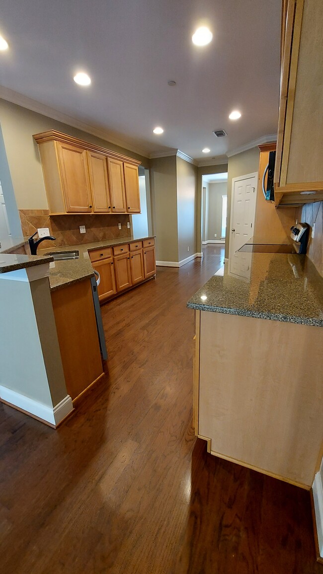 Photo - 4596 Sawmill Pl