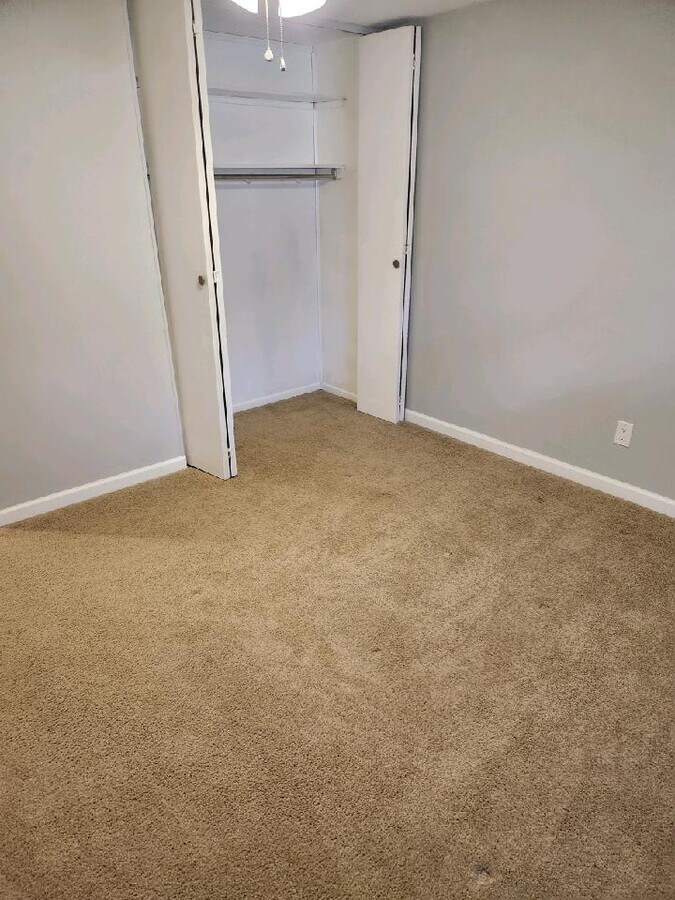 Photo - 1100 Northview Dr Unit HB13G