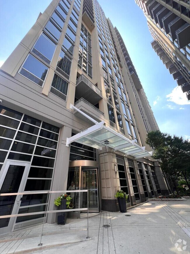 Building Photo - 700 N Larrabee St Unit 1701 Rental
