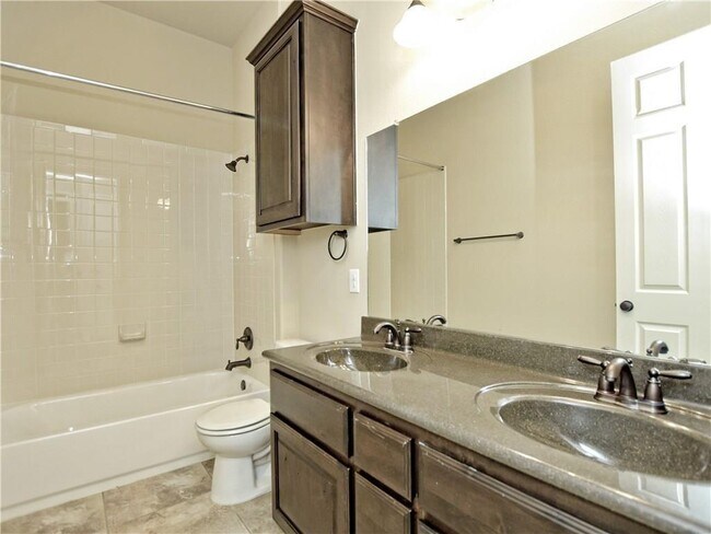 120 W Adelanta Pl