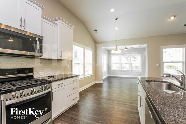 Photo - 206 Paradise Hills Cir