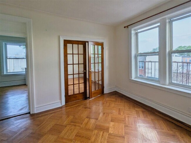 Photo - 1805-1867 67th St