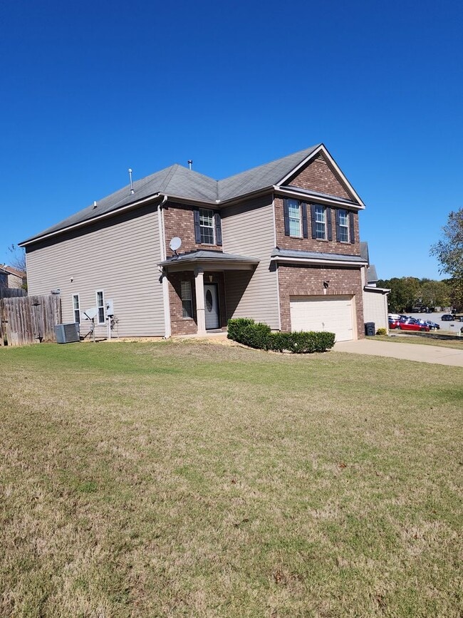 Photo - BEAUTIFUL 5 BEDROOM 3 BATHROOM HOUSE FOR RENT