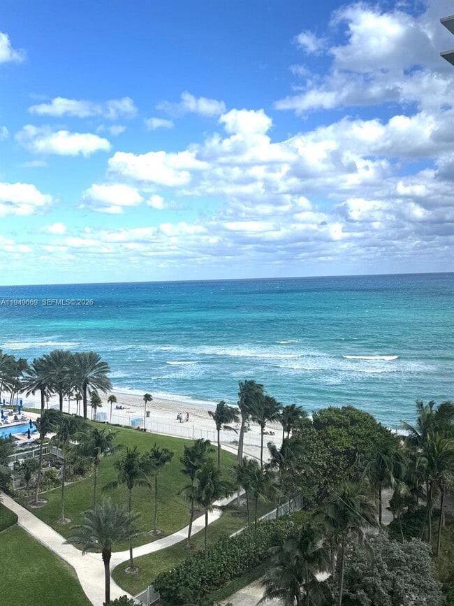 Photo - 19201 Collins Ave Unit 823