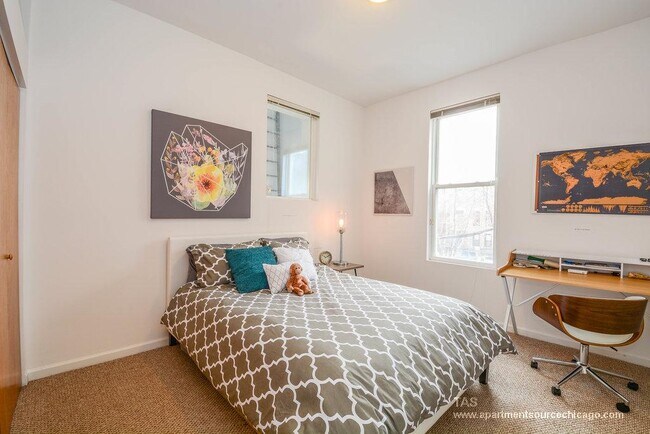 Photo - 1407 N Wicker Park Ave Unit 2