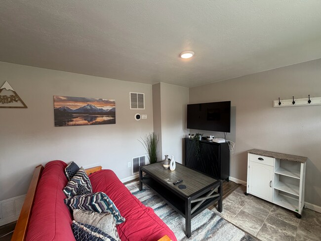 Photo - 215 N 14th St