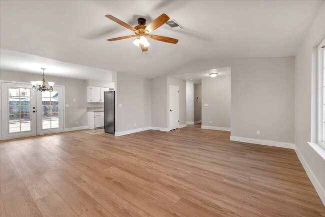 Photo - 1488 Indianapolis Ave