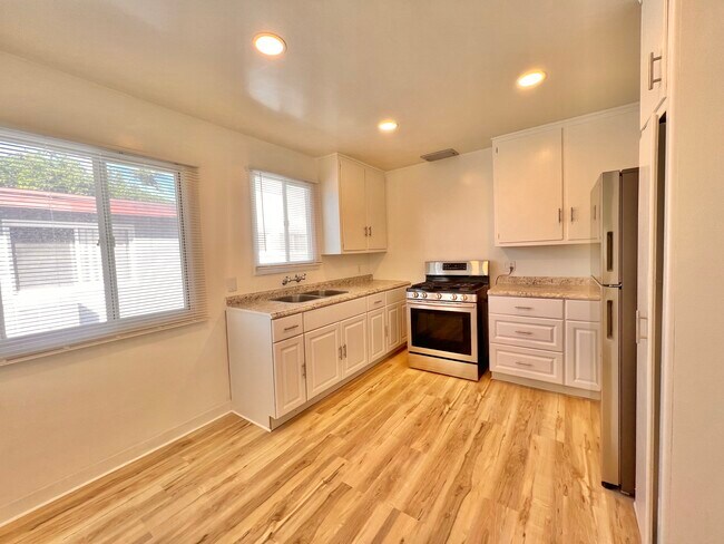 Photo - 6015 Cahuenga Blvd Unit #