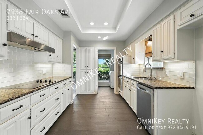 Photo - 7938 Fair Oaks Ave