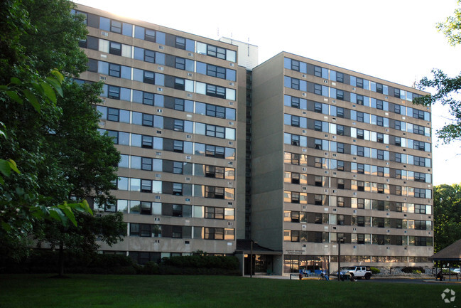 Building Photo - Pond Run Housing (62+) Rental