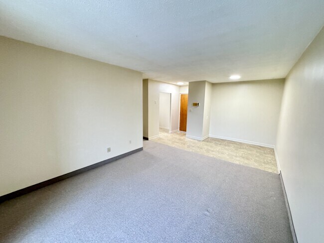 Photo - 4 Dufferin St Unit 305