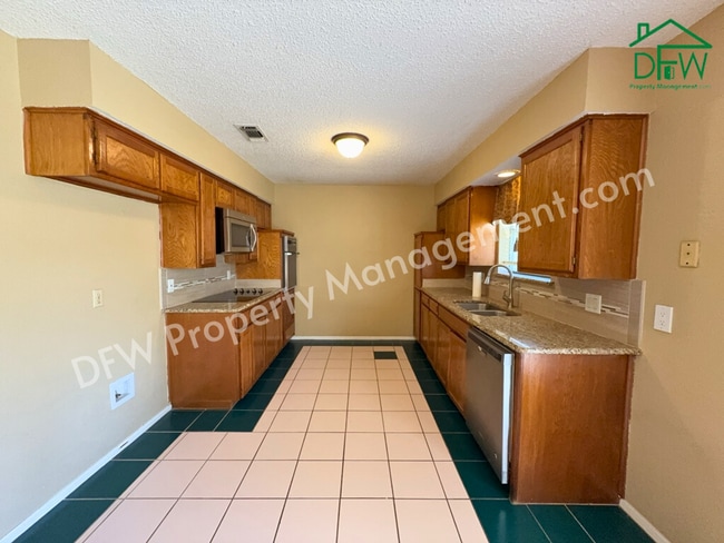 Photo - Charming 3-Bedroom Home with Fenced Backya...