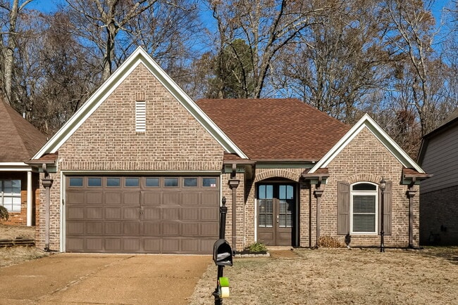 Building Photo - 235 Garden Springs Dr